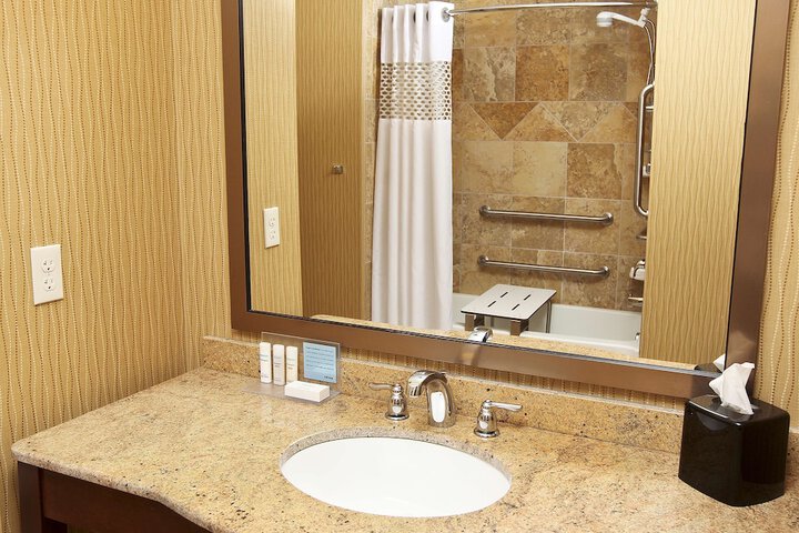 Hampton Inn & Suites by Hilton Fargo Medical Center