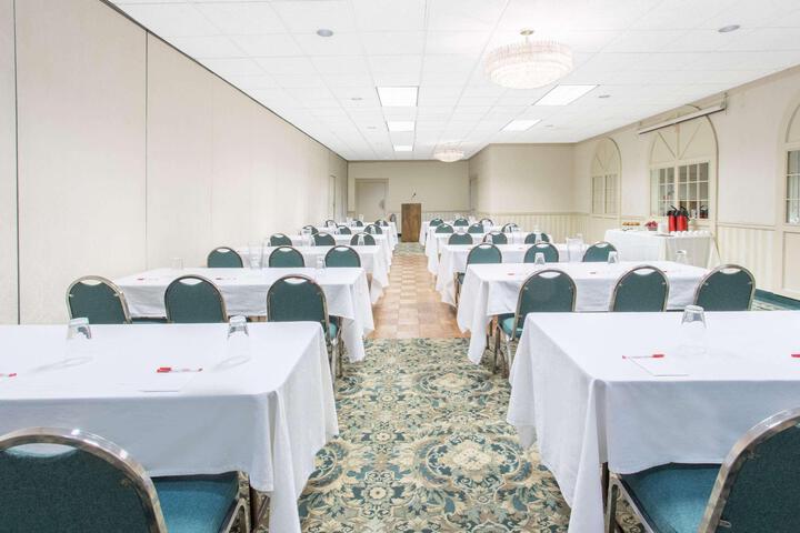 Ramada by Wyndham Painted Post Corning