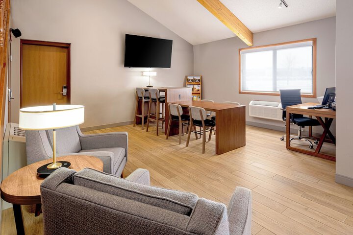 AmericInn by Wyndham Valley City - Conference Center