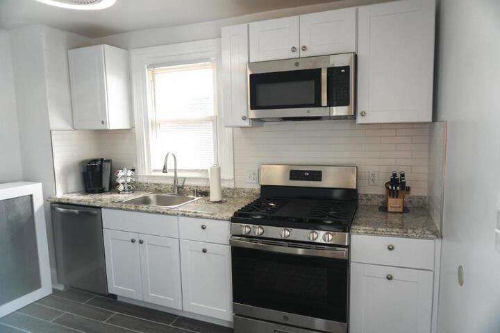 Lincoln Manor - Newly Renovated 1mile from PHL Airport and Sports Stadiums