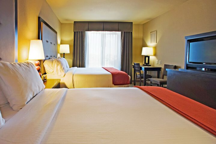Holiday Inn Express & Suites Wichita Falls by IHG