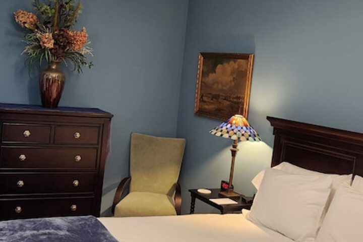 Oaklawn Inn LLC