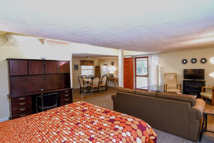 Room 50 of 62