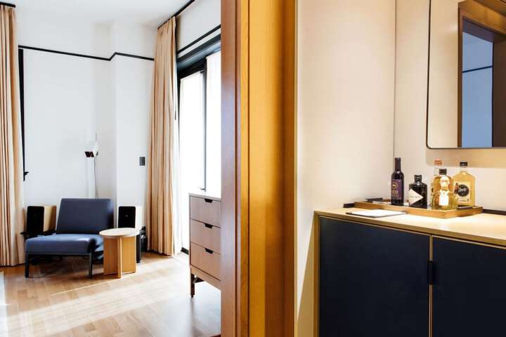 Room 30 of 49