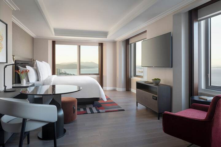 Room 25 of 46