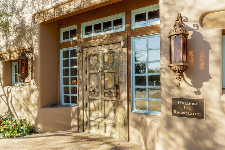 Hermosa Inn