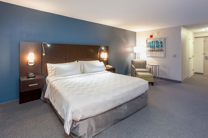Room 32 of 82