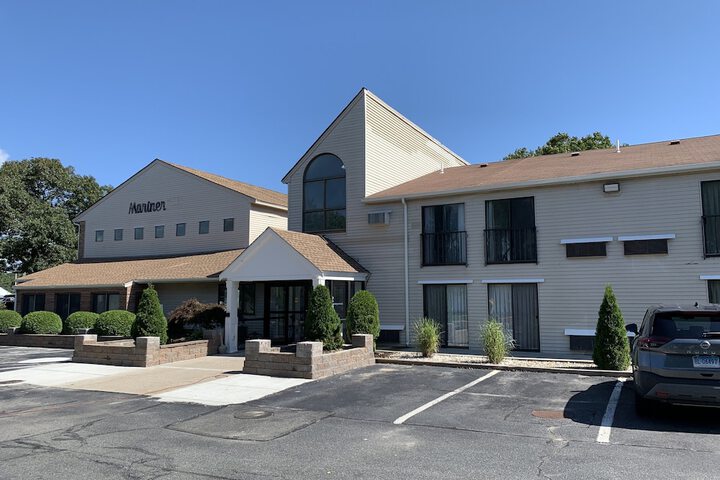 The Mariner Resort Cape Cod by The Red Collection