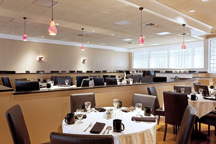 Dining 33 of 45