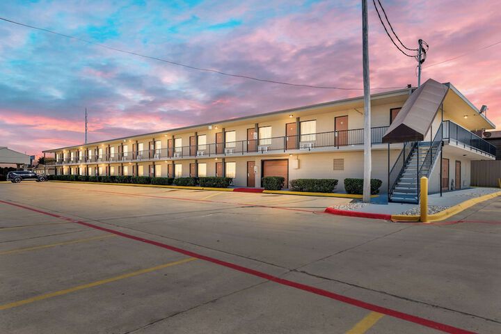 Hotel 6 of 34