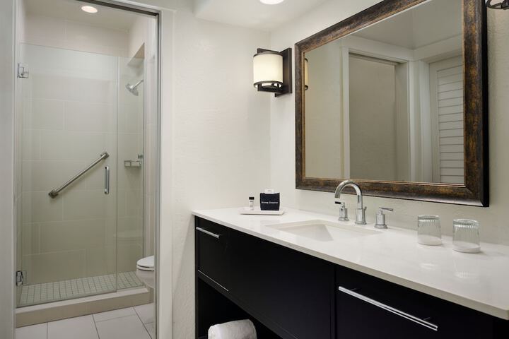 Room 15 of 33