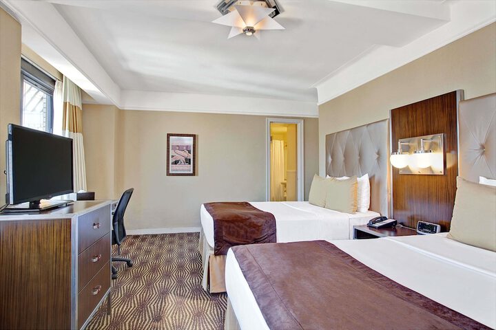 Room 28 of 66