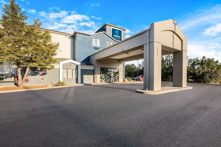 Hotel 4 of 53