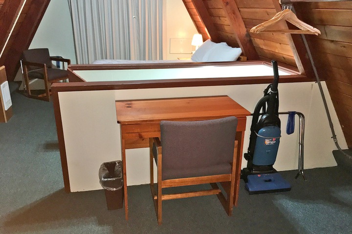 Room 65 of 183