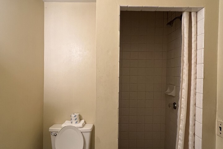 Room 10 of 34
