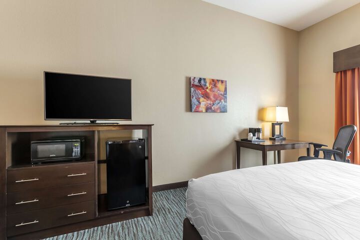 Room 14 of 32