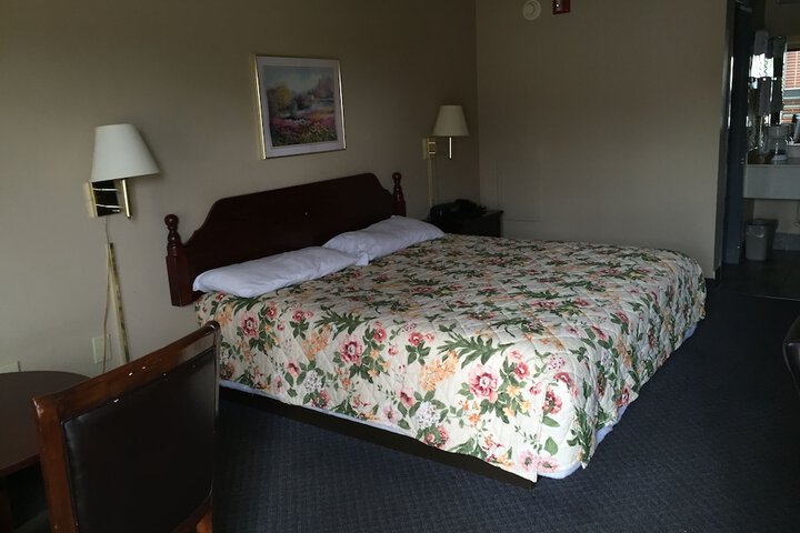 Room 16 of 33