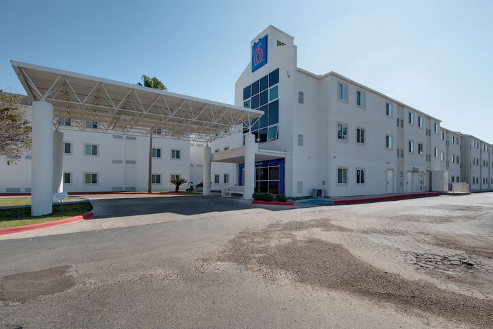 Hotel 2 of 25