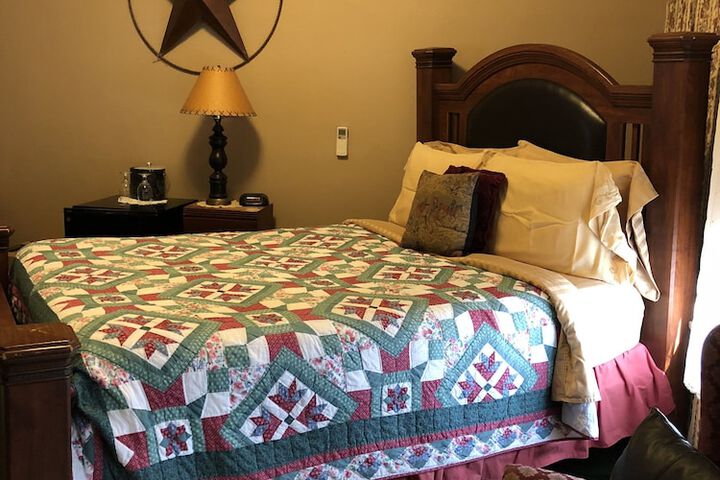 Room 34 of 82