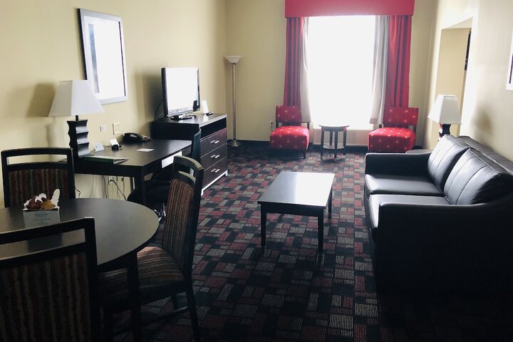 Wingate by Wyndham Lake Charles Casino Area