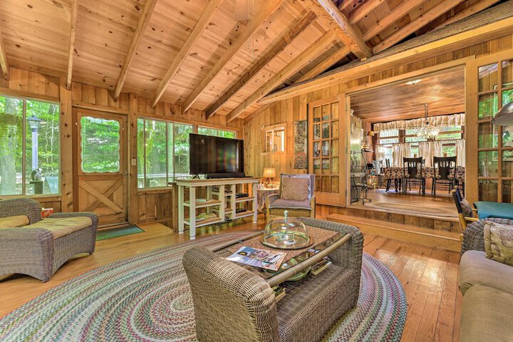 Douglas whispering Winds Cottage w / Beach!