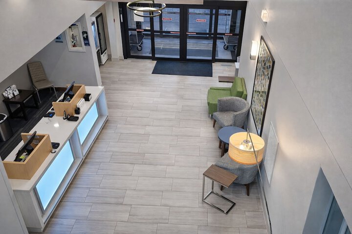 Holiday Inn Express & Suites Winner by IHG