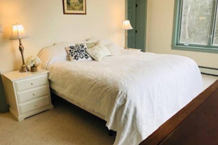 Woods Pond Cottage - Four Bedroom Home