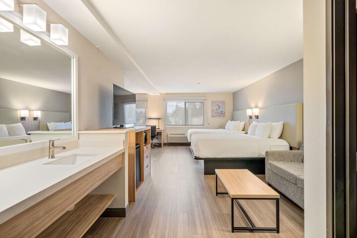 Best Western Lake Oswego / Portland Hotel & Suites