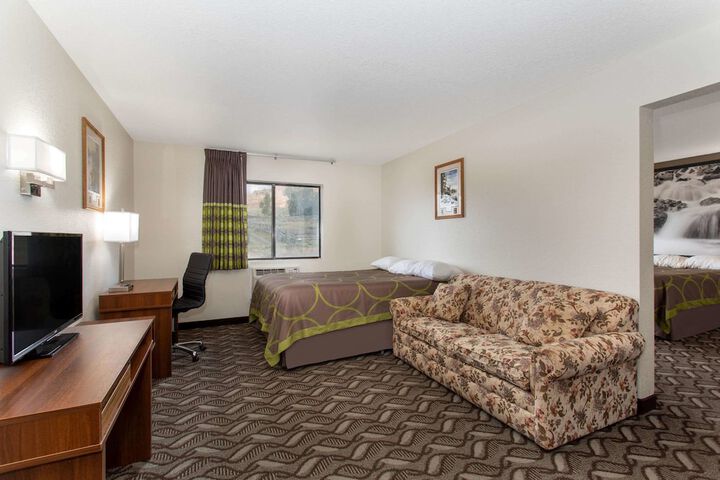 Room 15 of 21