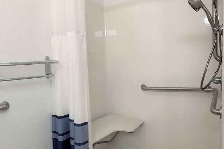 Room 11 of 21