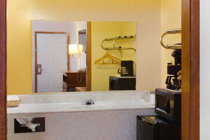 Room 13 of 25