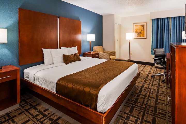 Best Western Plus Richmond Airport Hotel