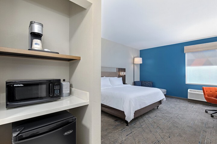 Room 44 of 66