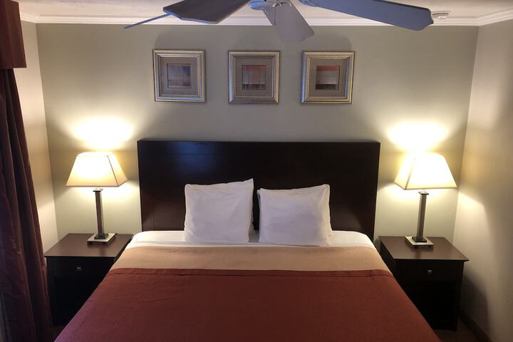 Room 13 of 16
