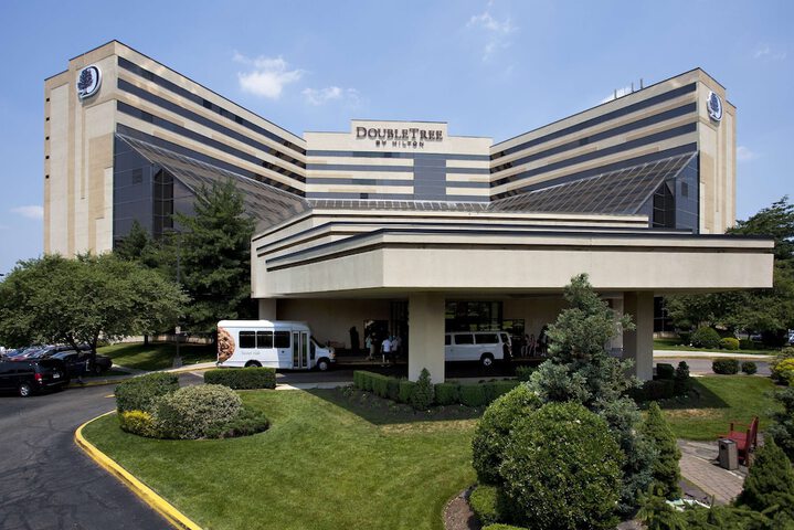 DoubleTree by Hilton Hotel Newark Airport