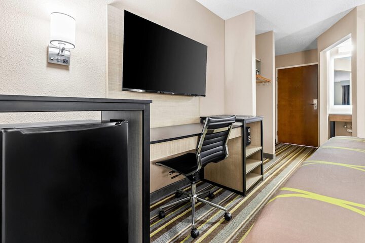 Super 8 by Wyndham Athens