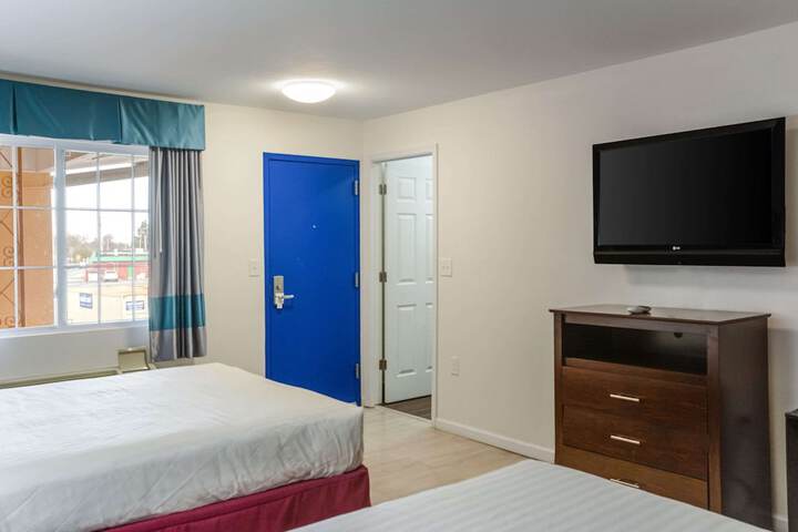 Room 21 of 32