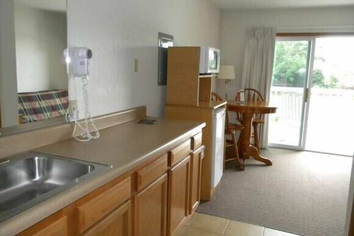 Naders Motel & Suites