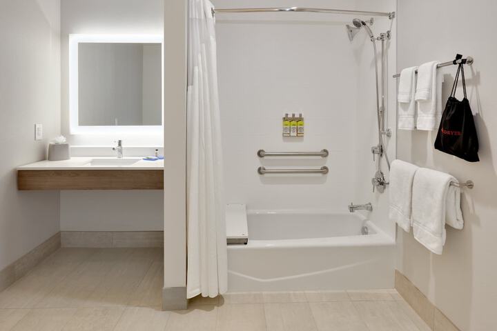 Holiday Inn Express & Suites Fort Worth North - Northlake by IHG