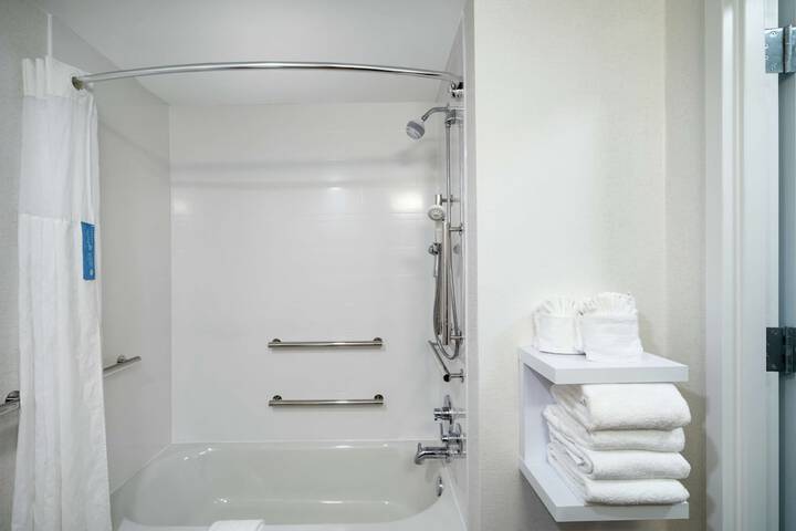 Room 20 of 34