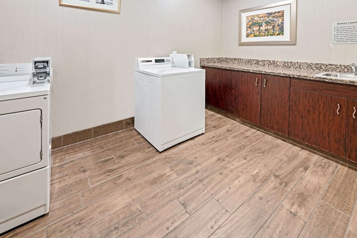 Room 9 of 30
