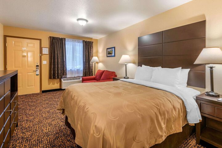 Room 10 of 38