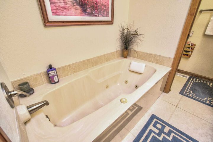 5BD Mountain Getawayhot Tub & Foosball
