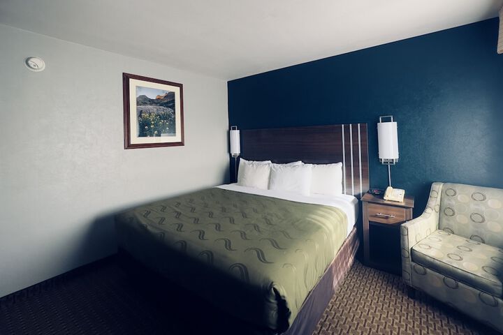 Room 32 of 53