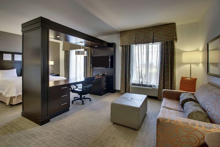 Room 13 of 38