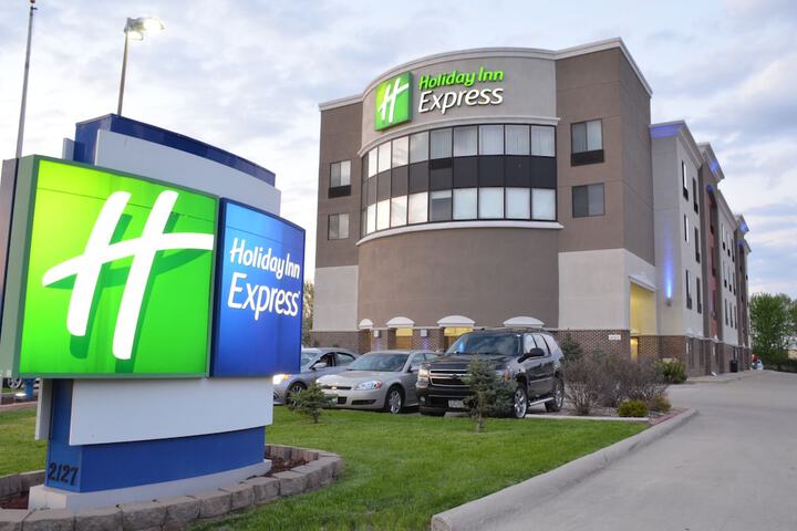 Holiday Inn Express Waterloo Cedar Falls by IHG