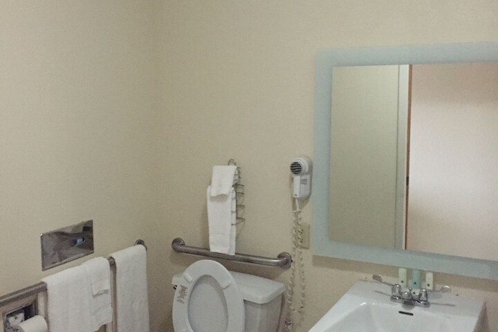 Room 25 of 46