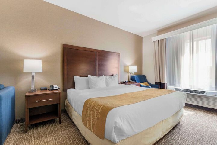 Comfort Inn & Suites Mitchell I-90