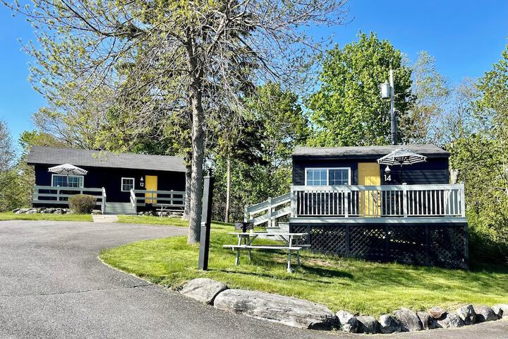 Seascape Motel & Cottages