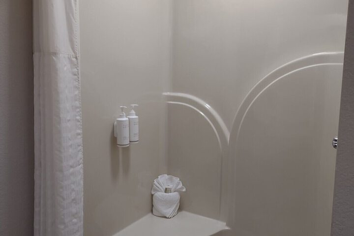 Room 9 of 38
